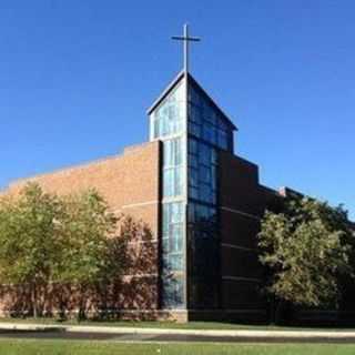 St. James The Apostle - Glen Ellyn, Illinois