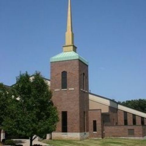 Living Lord Lutheran Church - Lake St Louis, Missouri