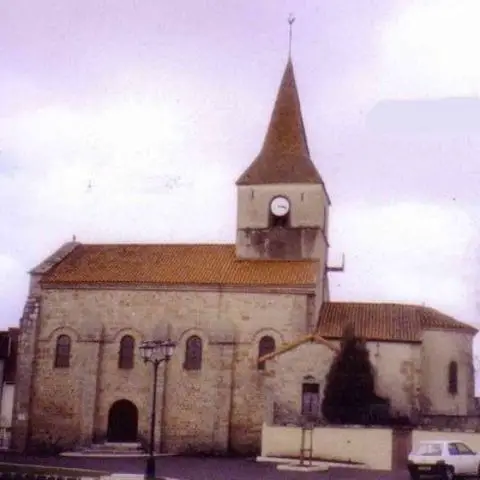 Eglise Saint Pierre A Biollet - Biollet, Auvergne