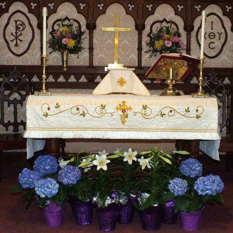 St. Thomas' altar at Easter