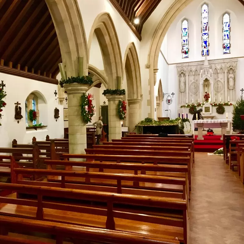 Decorating the Church For Christmas 2018