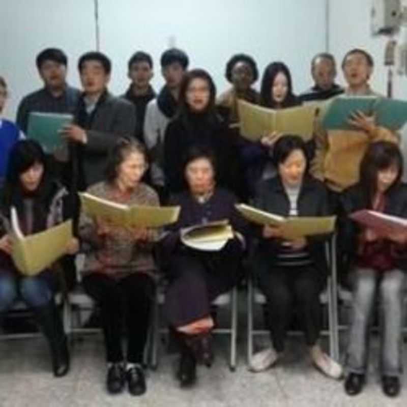 Greater Taipei Church of Christ Taiwan singing 我的神我要敬拜你 Oh Lord I Worship You