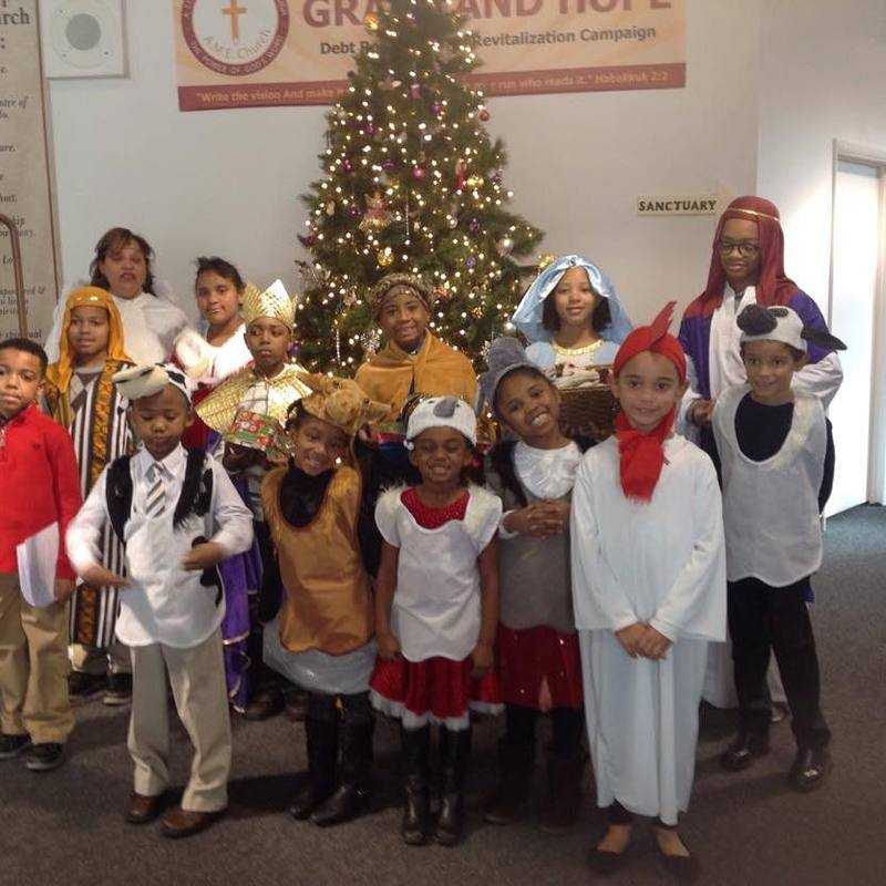 The cast of the Christmas play 2014