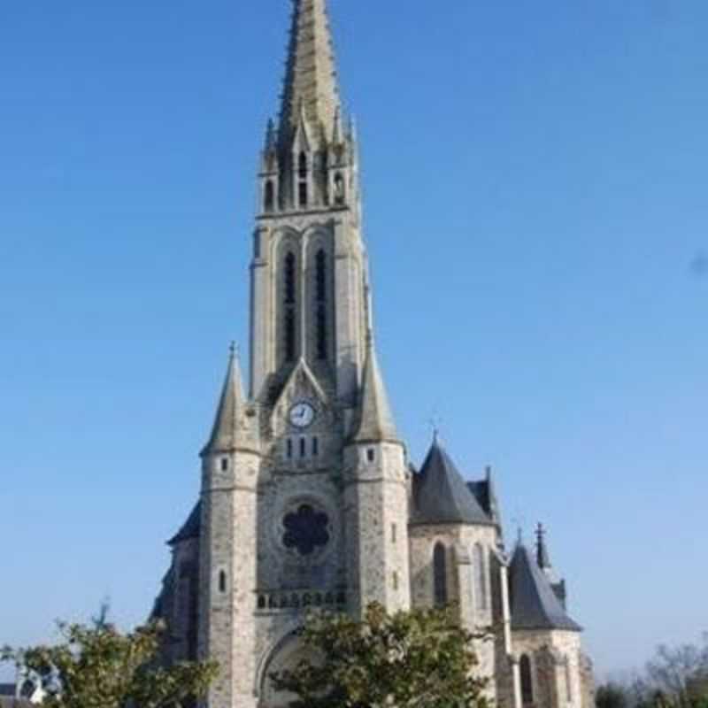 Saint Pierre Et Saint Paul - Etrelles, Bretagne
