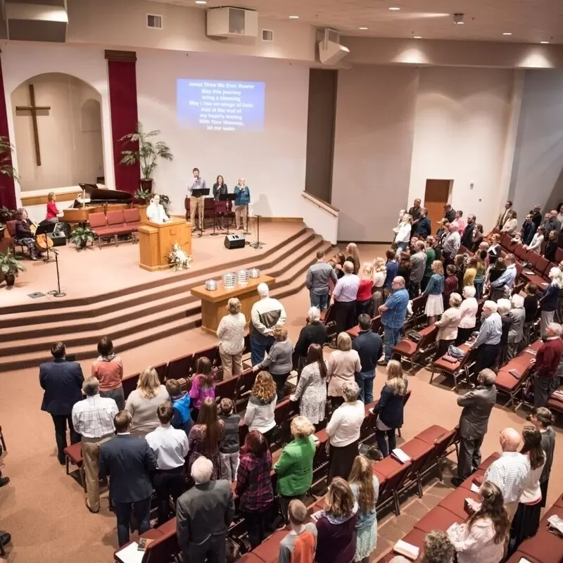 Sunday worship at Southern View Chapel Springfield