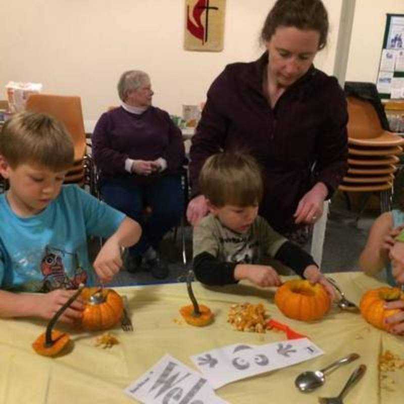 2016 Children & Family Pumpkin Carving