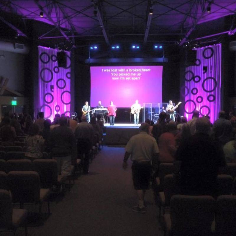 Sunday worship in Glendale