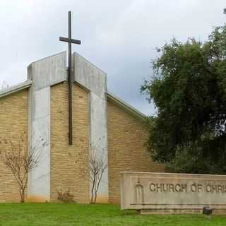Holland Street Church of Christ - San Marcos, Texas
