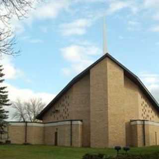Beaver Lake Lutheran Church - Maplewood, Minnesota