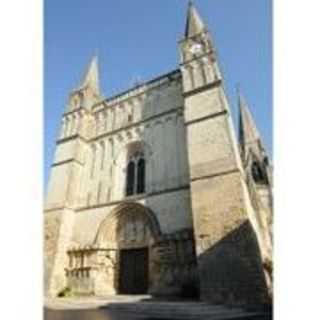 Eglise Le Puy - Le Puy Notre Dame, Pays de la Loire