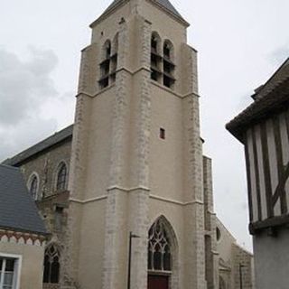 Saint Loup Ingre, Centre