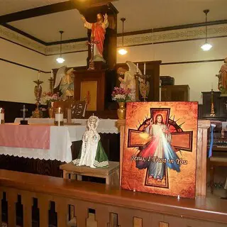 Inside Stella Maris Chapel Lamar - photo courtesy of Deli Lanoux, Ed.D.