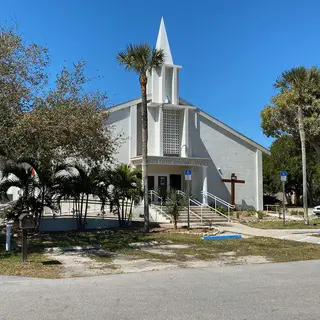 Beach United Methodist Church Fort Myers Beach FL - photo courtesy of Warren Eisenberg