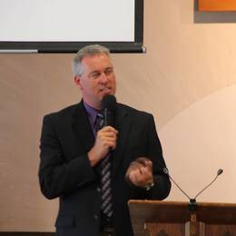 Pastor Ken Johnston